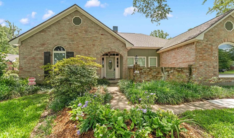 5999 Belle Grove Ave, Baton Rouge, LA 70820 - 4 Beds, 3 Bath