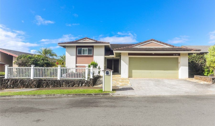 98-812 Kahaea Pl, Aiea, HI 96701 - 5 Beds, 3 Bath