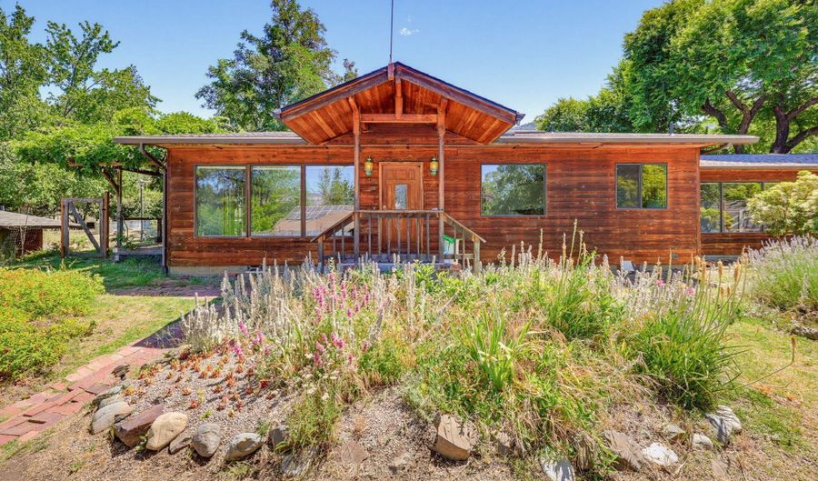 155 Westwood St, Ashland, OR 97520 - 4 Beds, 4 Bath