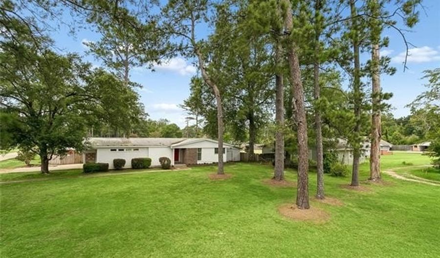 701 N CENTRAL Ave, Amite, LA 70422 - 4 Beds, 3 Bath