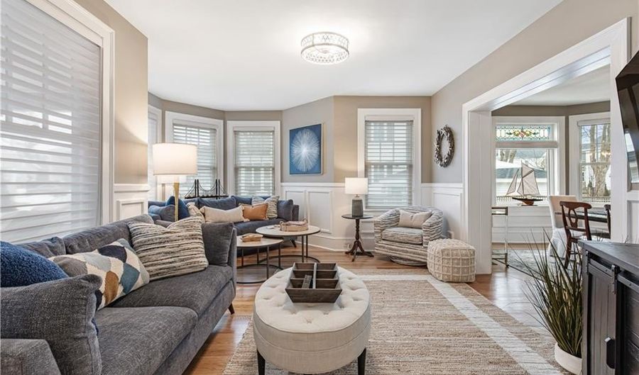 21 Bedlow Ave, Newport, RI 02840 - 6 Beds, 4 Bath