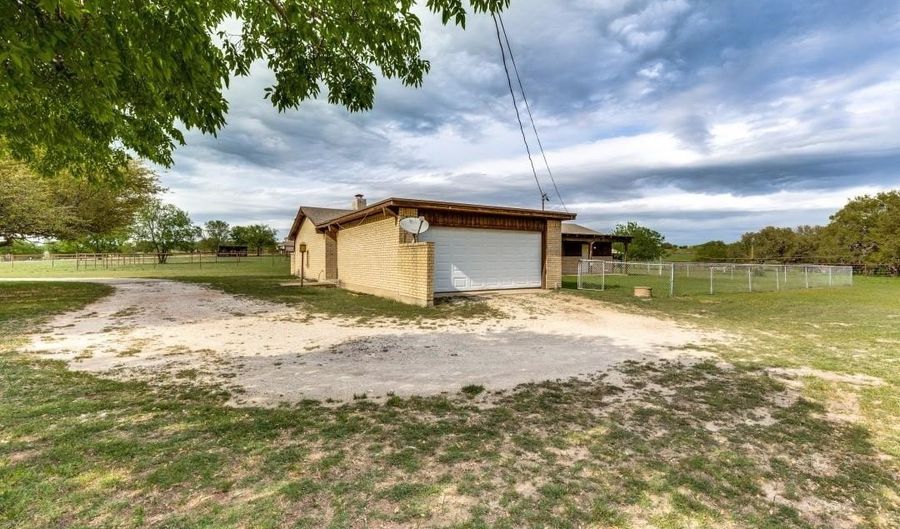 4651 Kelly Rd, Aledo, TX 76008 - 4 Beds, 2 Bath