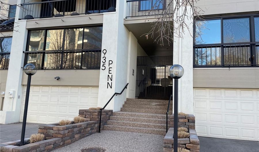 935 N Pennsylvania St 2, Denver, CO 80203 - 2 Beds, 3 Bath