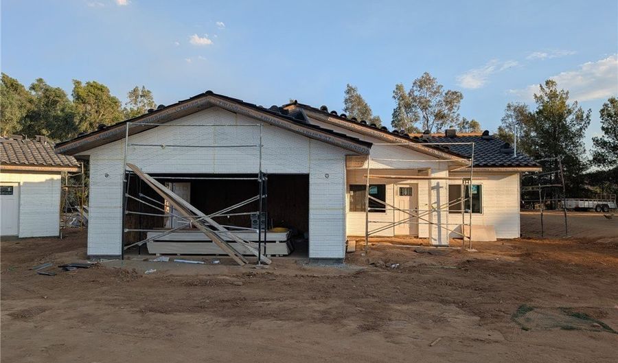 43145 BOB CAT, Banning, CA 92220 - 5 Beds, 4 Bath