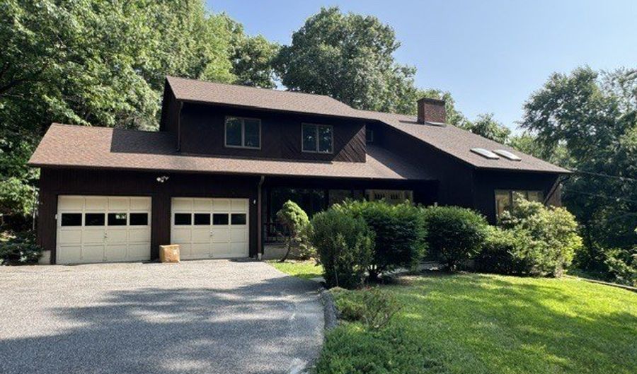63 N Mountain Rd, Brookfield, CT 06804 - 4 Beds, 4 Bath