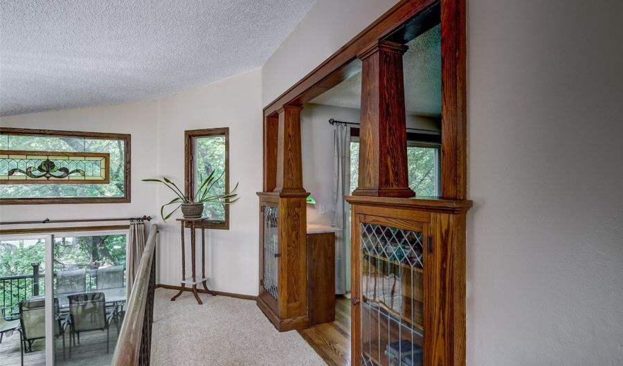 608 Manor Ct, Altoona, WI 54720 - 4 Beds, 3 Bath