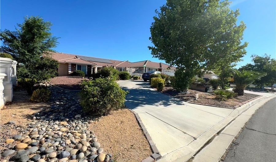 20284 Majestic Dr, Apple Valley, CA 92308 - 5 Beds, 4 Bath