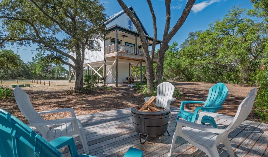 1372 ALLIGATOR Dr, Alligator Point, FL 32346 - 3 Beds, 3 Bath