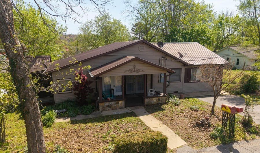510 Carhart St, Alton, MO 65606 - 3 Beds, 1 Bath