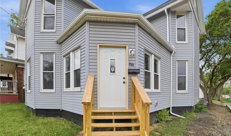766 E Smt, Alliance, OH 44601 - 4 Beds, 2 Bath