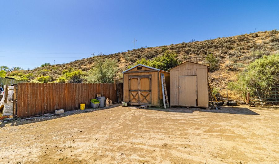 1209 MANGUM Rd, Bloomfield, NM 87413 - 4 Beds, 2 Bath