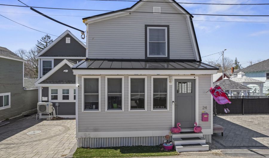 24 26 Ninth St, Old Orchard Beach, ME 04064 - 3 Beds, 4 Bath