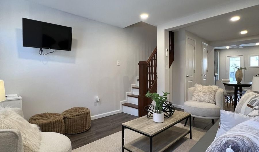 324 S CASTLE St, Baltimore, MD 21231 - 1 Beds, 2 Bath