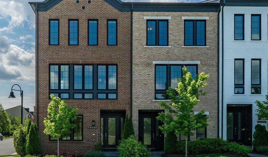 20305 SAVIN HILL Dr, Ashburn, VA 20147 - 4 Beds, 4 Bath