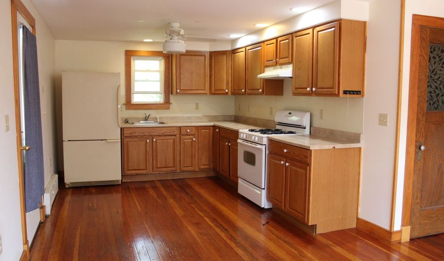 126 Chestnut St, Branford, CT 06405 - 1 Beds, 1 Bath