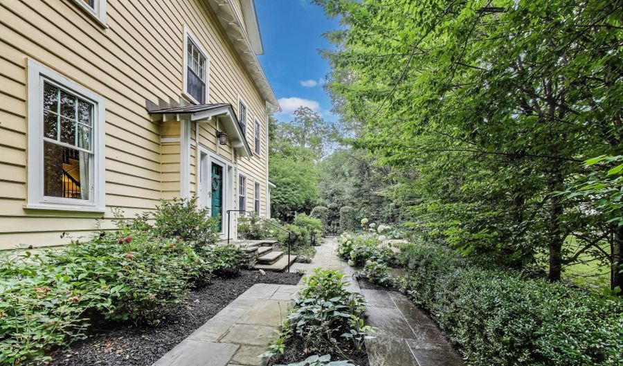 5809 GROSVENOR Ln, Bethesda, MD 20814 - 5 Beds, 5 Bath