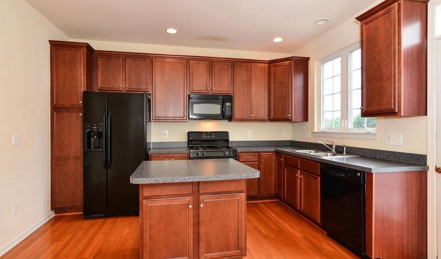 20471 ALICENT Ter, Ashburn, VA 20147 - 2 Beds, 4 Bath