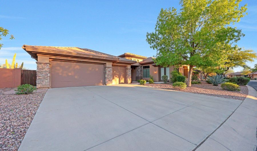 40727 N BRADON Way, Anthem, AZ 85086 - 6 Beds, 7 Bath
