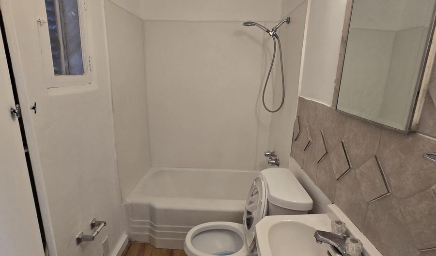 110 Mesa St SE, Albuquerque, NM 87106 - 1 Beds, 1 Bath