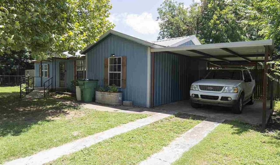 608 E Carter Ave, Apache, OK 73006 - 4 Beds, 2 Bath