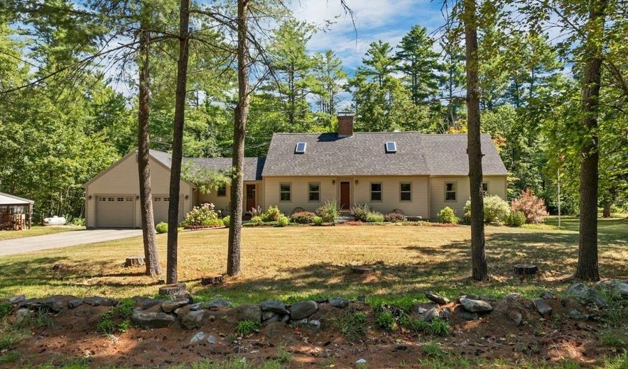 212 Wentworth Rd, Brookfield, NH 03872 - 3 Beds, 2 Bath