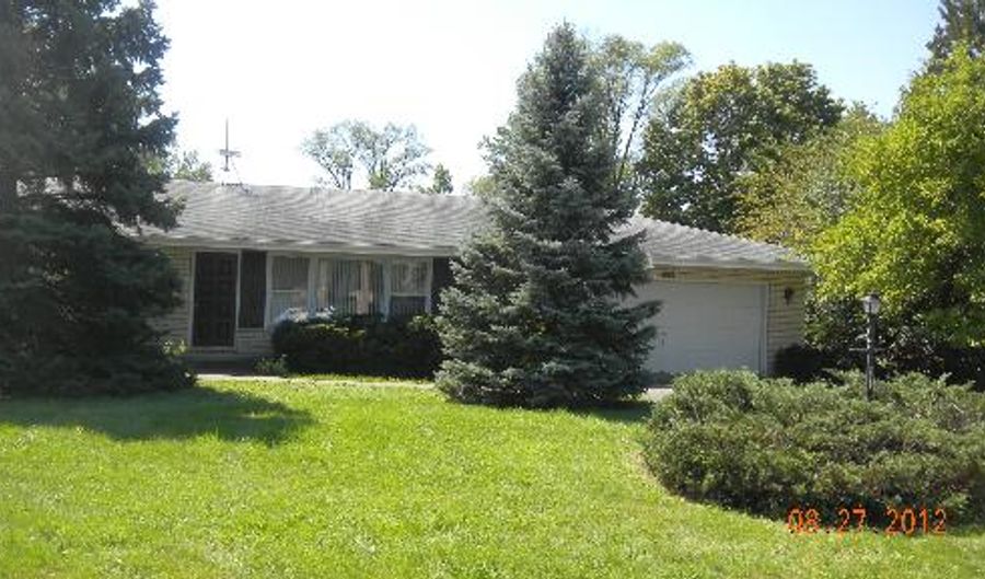 3857 MAPLE Ave, Northbrook, IL 60062 - 3 Beds, 2 Bath