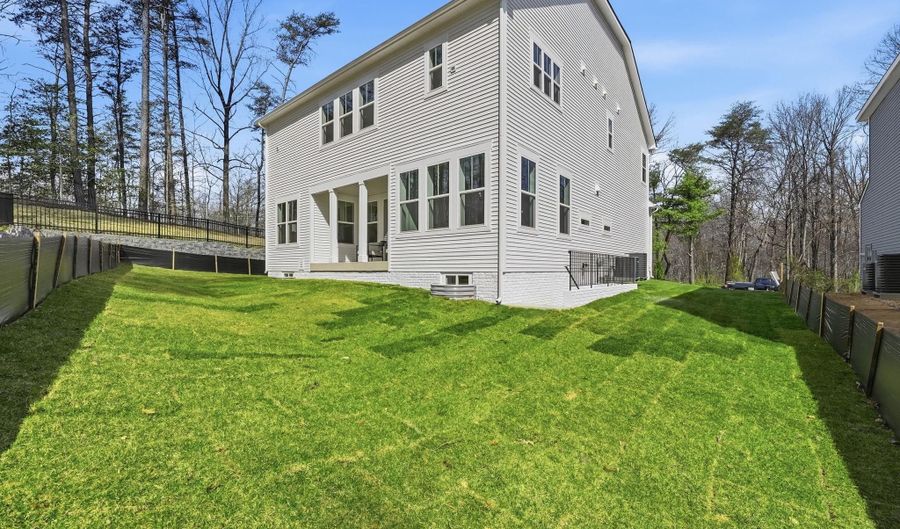 5413 WOODWAY Dr, Alexandria, VA 22310 - 6 Beds, 6 Bath