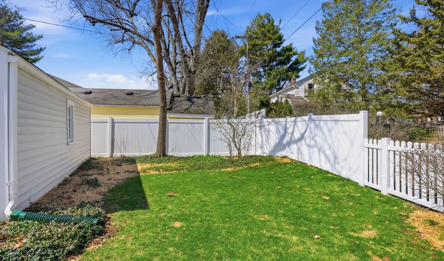 1102 Arborview Blvd, Ann Arbor, MI 48103 - 2 Beds, 1 Bath