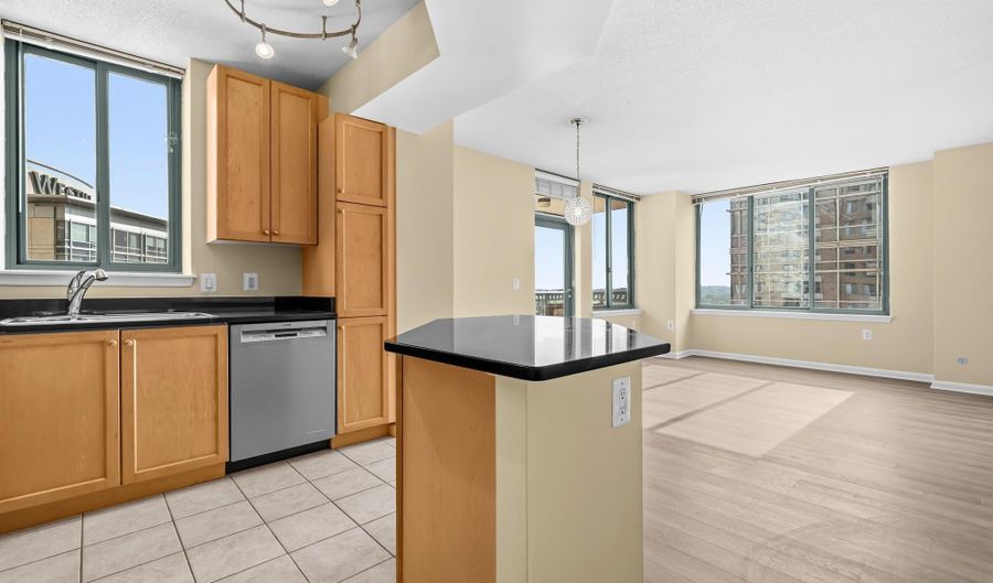 851 N GLEBE Rd 1419, Arlington, VA 22203 - 2 Beds, 2 Bath