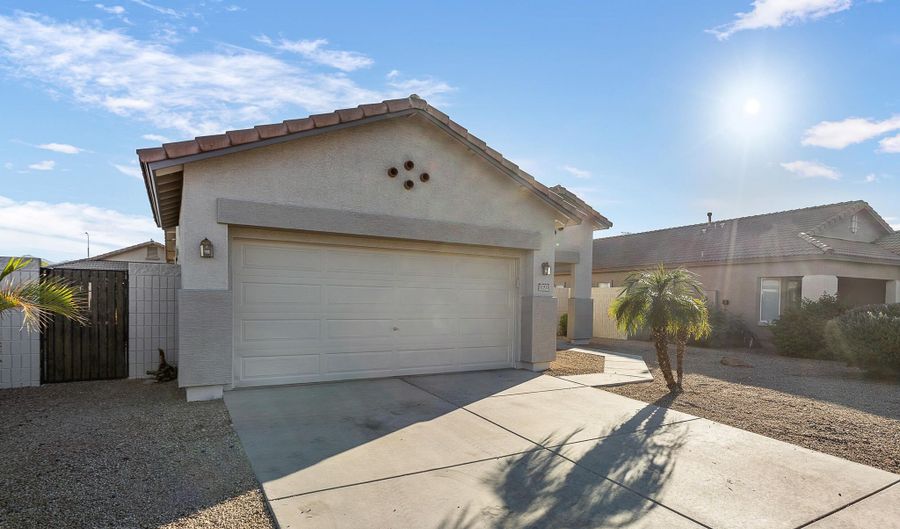 11933 W JEFFERSON St, Avondale, AZ 85323 - 3 Beds, 2 Bath