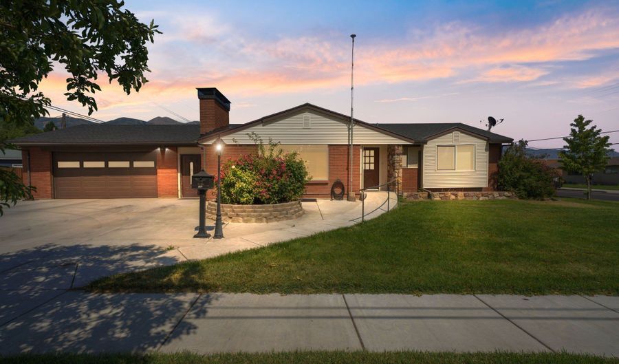 195 S CENTER St, American Fork, UT 84003 - 5 Beds, 3 Bath