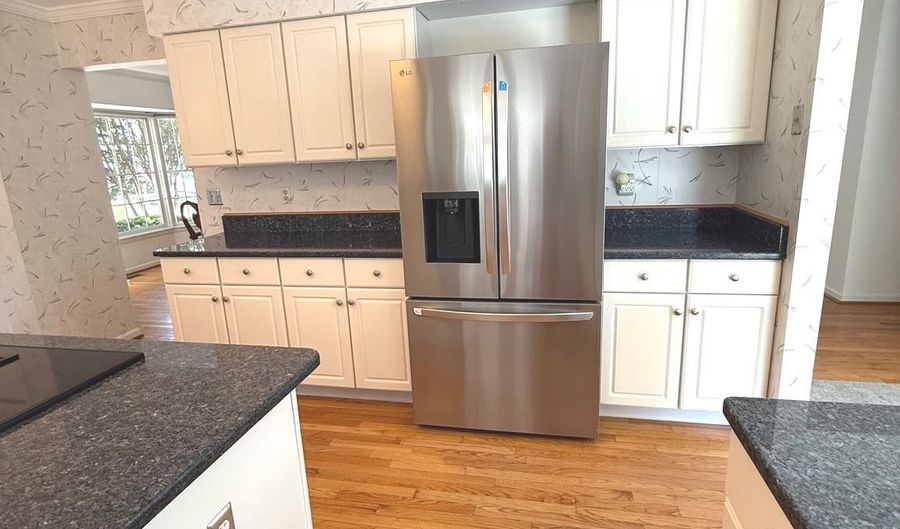 919 BERWICK Dr, Annapolis, MD 21403 - 4 Beds, 3 Bath