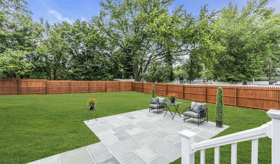 41 Avondale Ln, Aberdeen, NJ 07747 - 4 Beds, 3 Bath