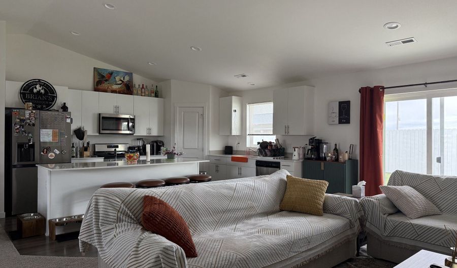 213 RIVER RIDGE Dr, Boardman, OR 97818 - 3 Beds, 2 Bath