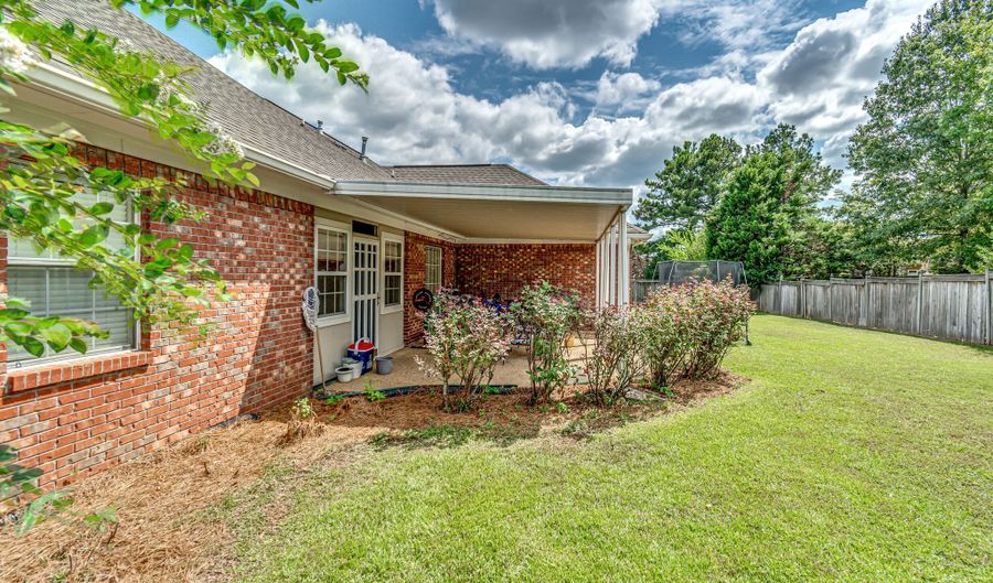 350 Edgewood Xing, Brandon, MS 39042 - 4 Beds, 3 Bath