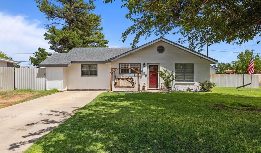 639 NE Rice Dr, Andrews, TX 79714 - 3 Beds, 2 Bath