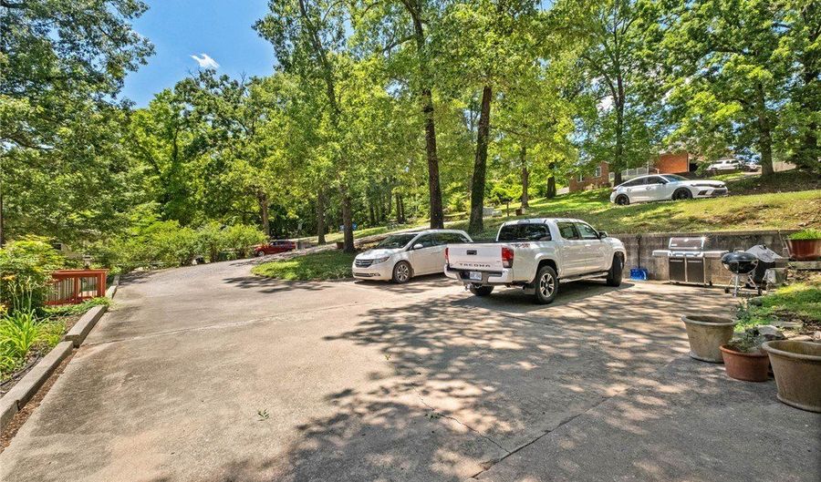 3211 Cardinal Creek Cir A & B, Bentonville, AR 72712 - 6 Beds, 6 Bath