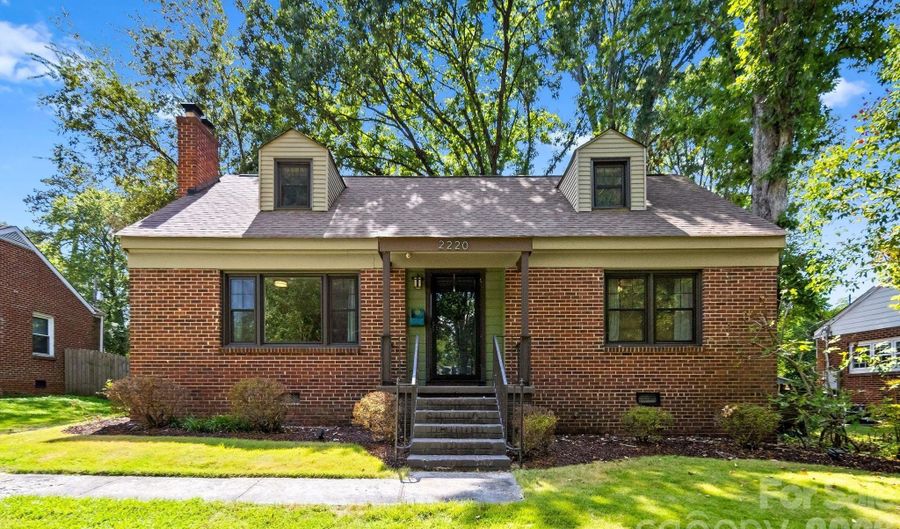 2220 Arnold Dr, Charlotte, NC 28205 - 4 Beds, 2 Bath