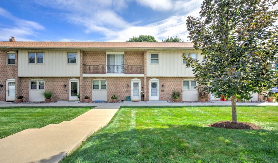 31 FULTON St, Akron, PA 17501 - 4 Beds, 2 Bath