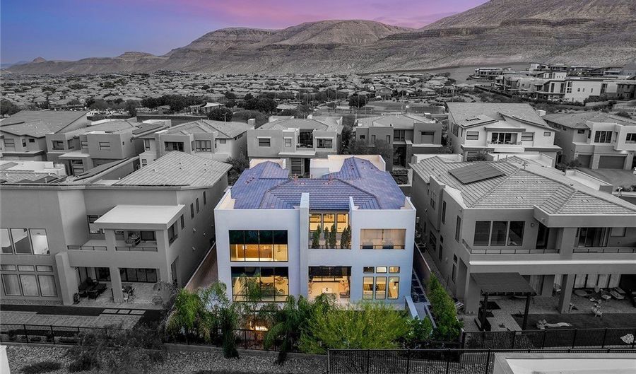 10752 Patina Hills Ct, Las Vegas, NV 89135 - 4 Beds, 5 Bath