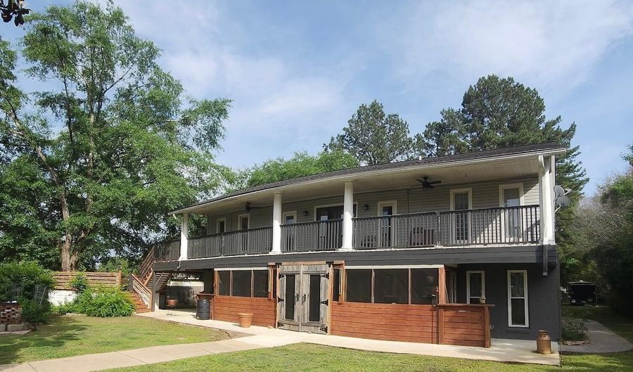 50044 Buck Rd, Aberdeen, MS 39730 - 4 Beds, 3 Bath