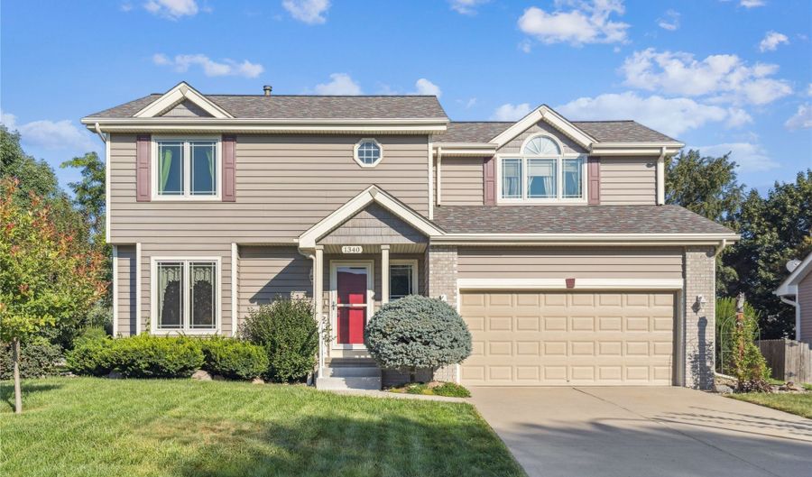 1340 Alderwood Dr, Altoona, IA 50009 - 3 Beds, 4 Bath