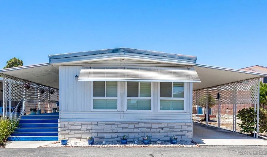 37 Havenview Ln, Oceanside, CA 92056 - 2 Beds, 2 Bath