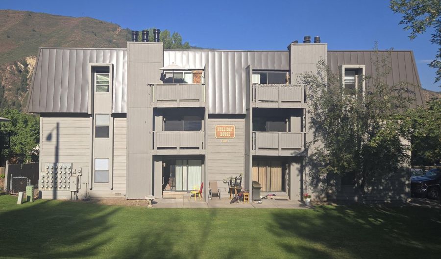 1527 Blake Ave 211, Glenwood Springs, CO 81601 - 2 Beds, 1 Bath