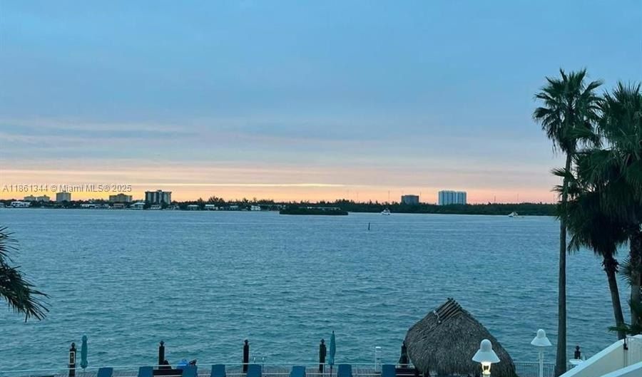 10350 W Bay Harbor Dr 3S, Bay Harbor Islands, FL 33154 - 1 Beds, 1 Bath