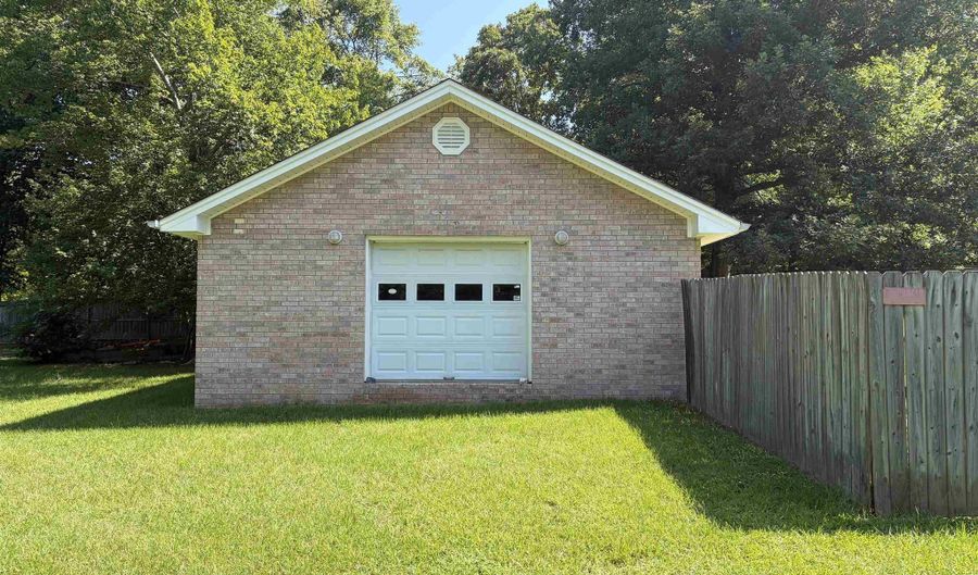 14946 Sardis Rd, Bauxite, AR 72011 - 3 Beds, 2 Bath