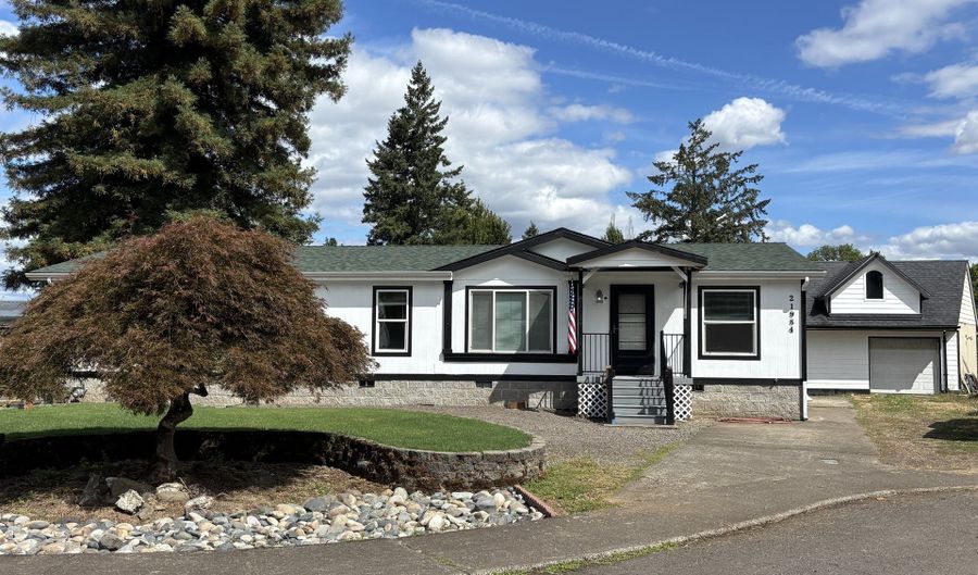 21984 CAMELLIA Ct, Aurora, OR 97002 - 3 Beds, 2 Bath