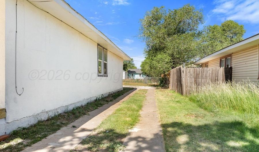 802 S Tennessee St, Amarillo, TX 79106 - 2 Beds, 1 Bath
