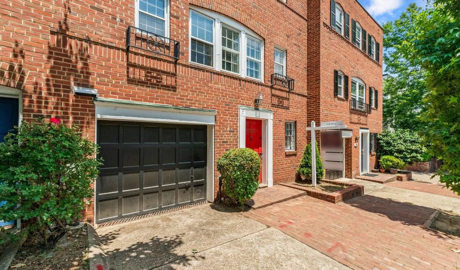 3341 DENT Pl NW, Washington, DC 20007 - 2 Beds, 2 Bath