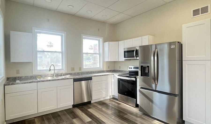 10 W Bates St, Auburn, ME 04210 - 3 Beds, 1 Bath